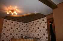 натяжной потолок в кухне